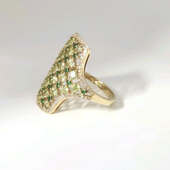 Beautiful 14k Yellow Gold Natural Peridot And Savorite Diamond Ring size 6.5 - Picture 2 of 7